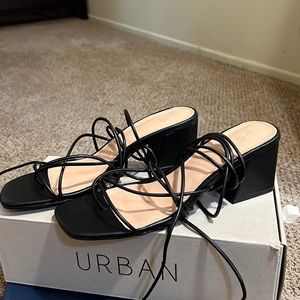 URBAN OUTFITTERS SANDALS Size 8